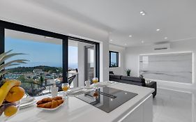 Luxury Seaview Apartment Dzenan